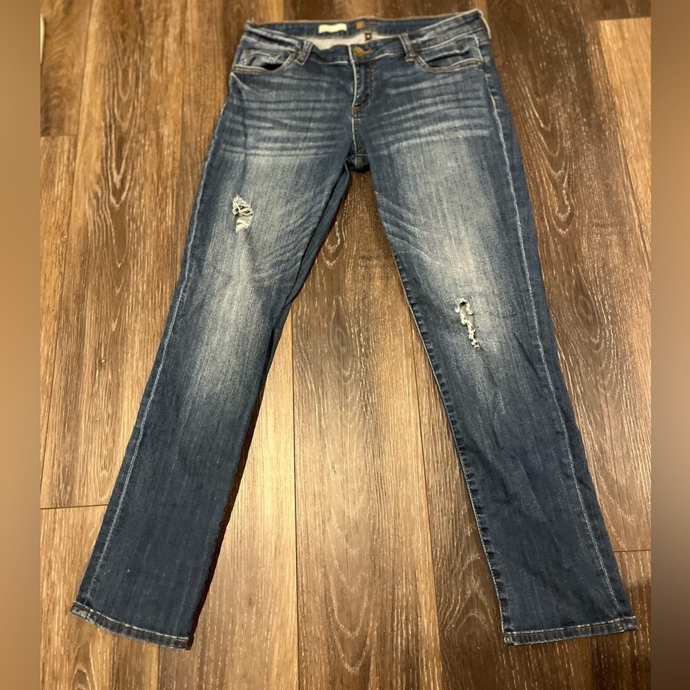 Kut from the Kloth women’s distressed Boyfriend jeans. Sz 8